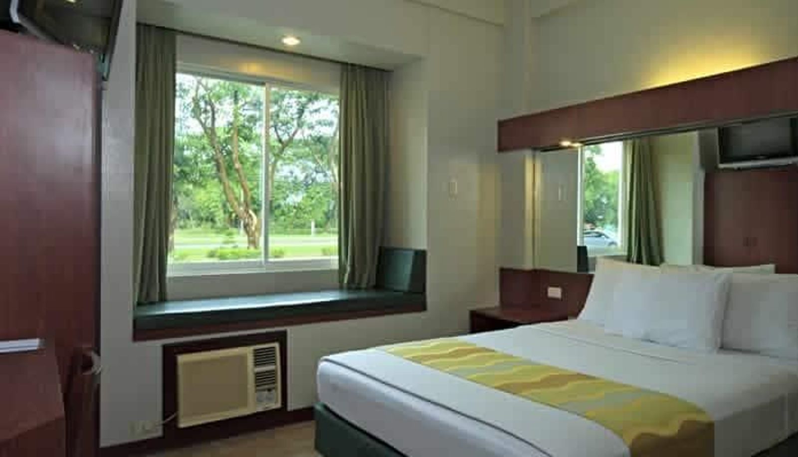 Room - Microtel by Wyndham Tarlac