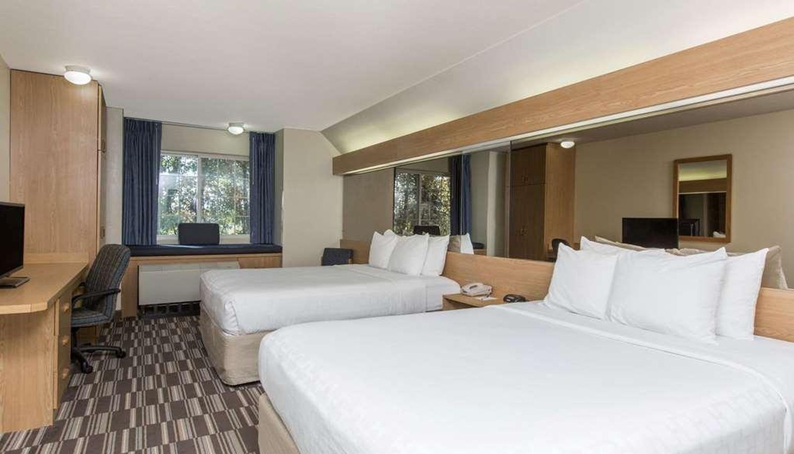 Vierbettzimmer - Baymont Inn & Suites by Wyndham Anchorage Airport