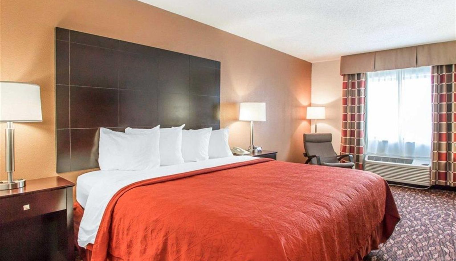 Zimmer - Quality Inn St. Mary's
