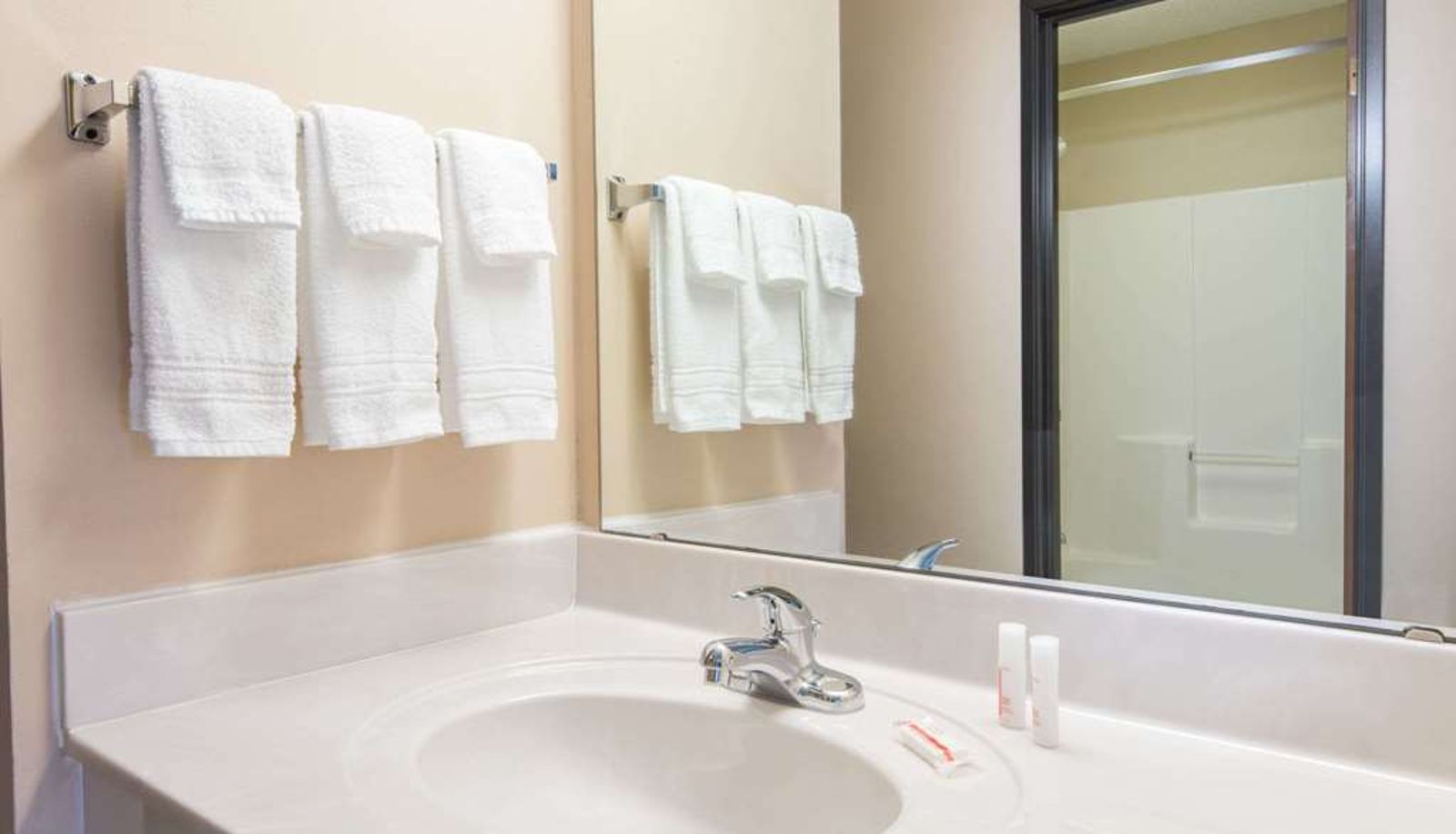 Habitación - Days Inn by Wyndham Wooster