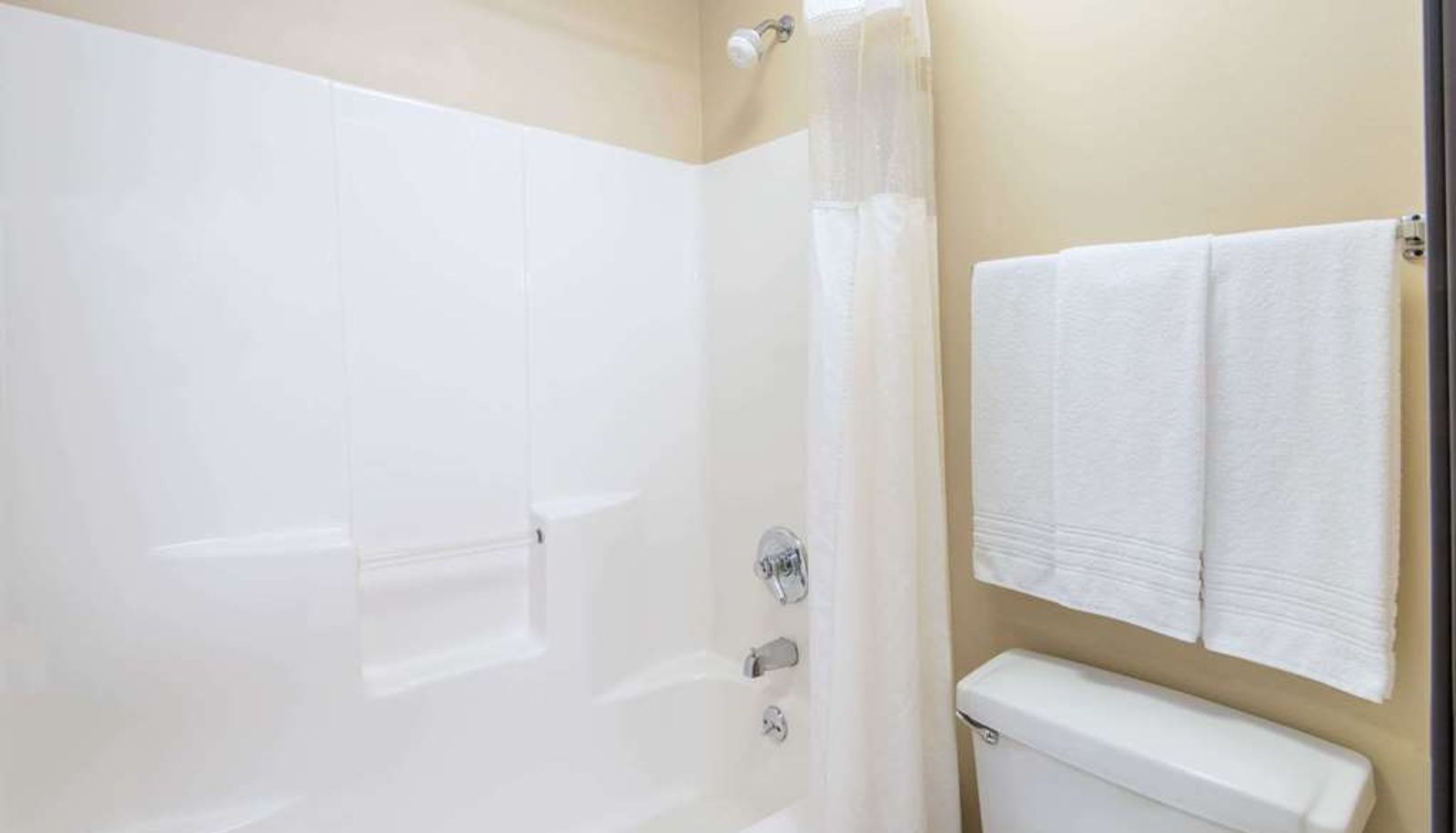Habitación - Days Inn by Wyndham Wooster