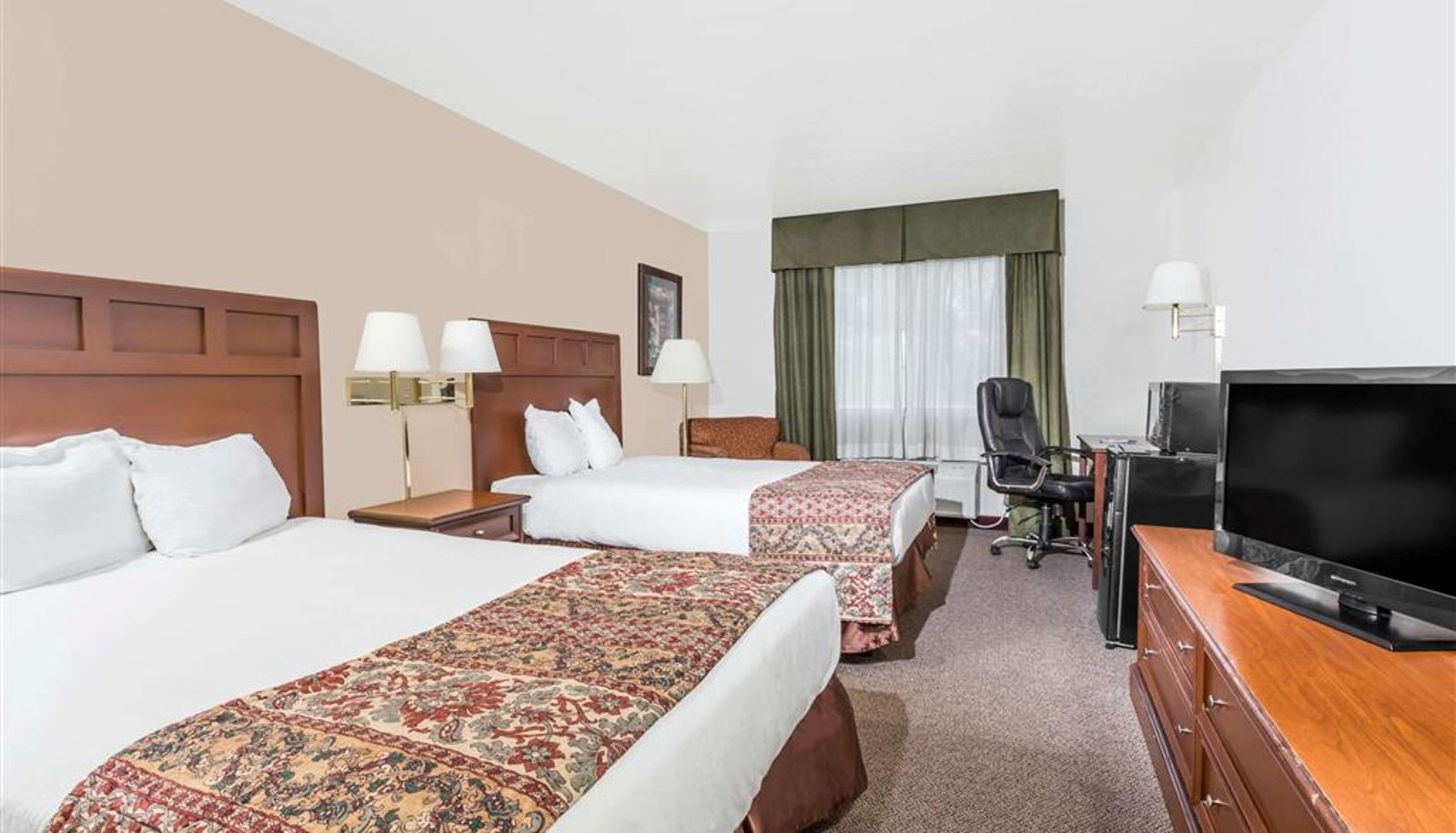 Room - Baymont by Wyndham Yreka