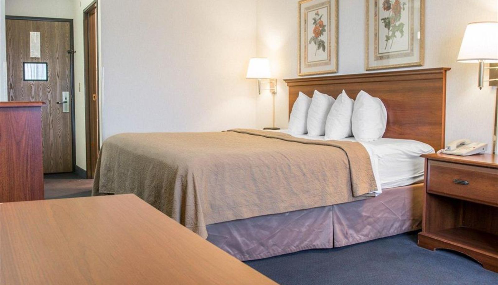 Camera - Quality Inn Hudsonville South