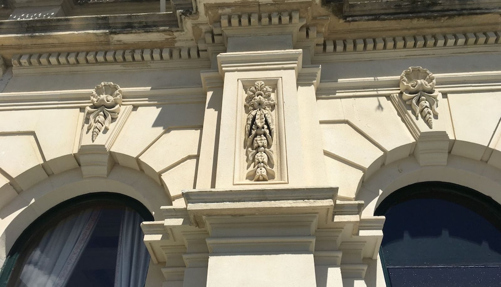 Info - Brydone Hotel Oamaru