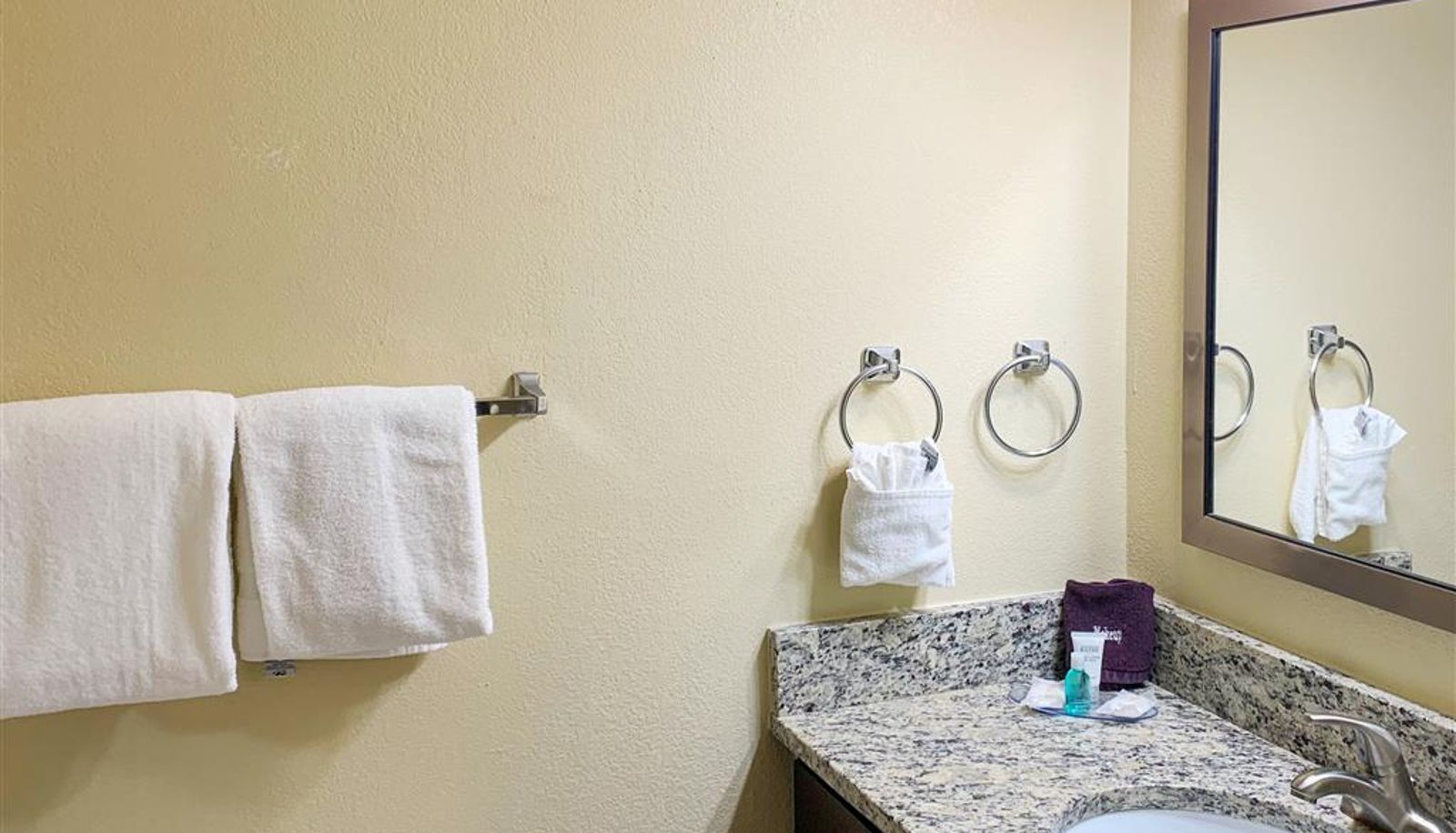 Zimmer - MainStay Suites Brentwood-Nashville