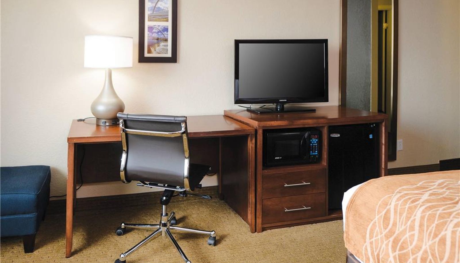 Room - Comfort Inn & Suites Event Center
