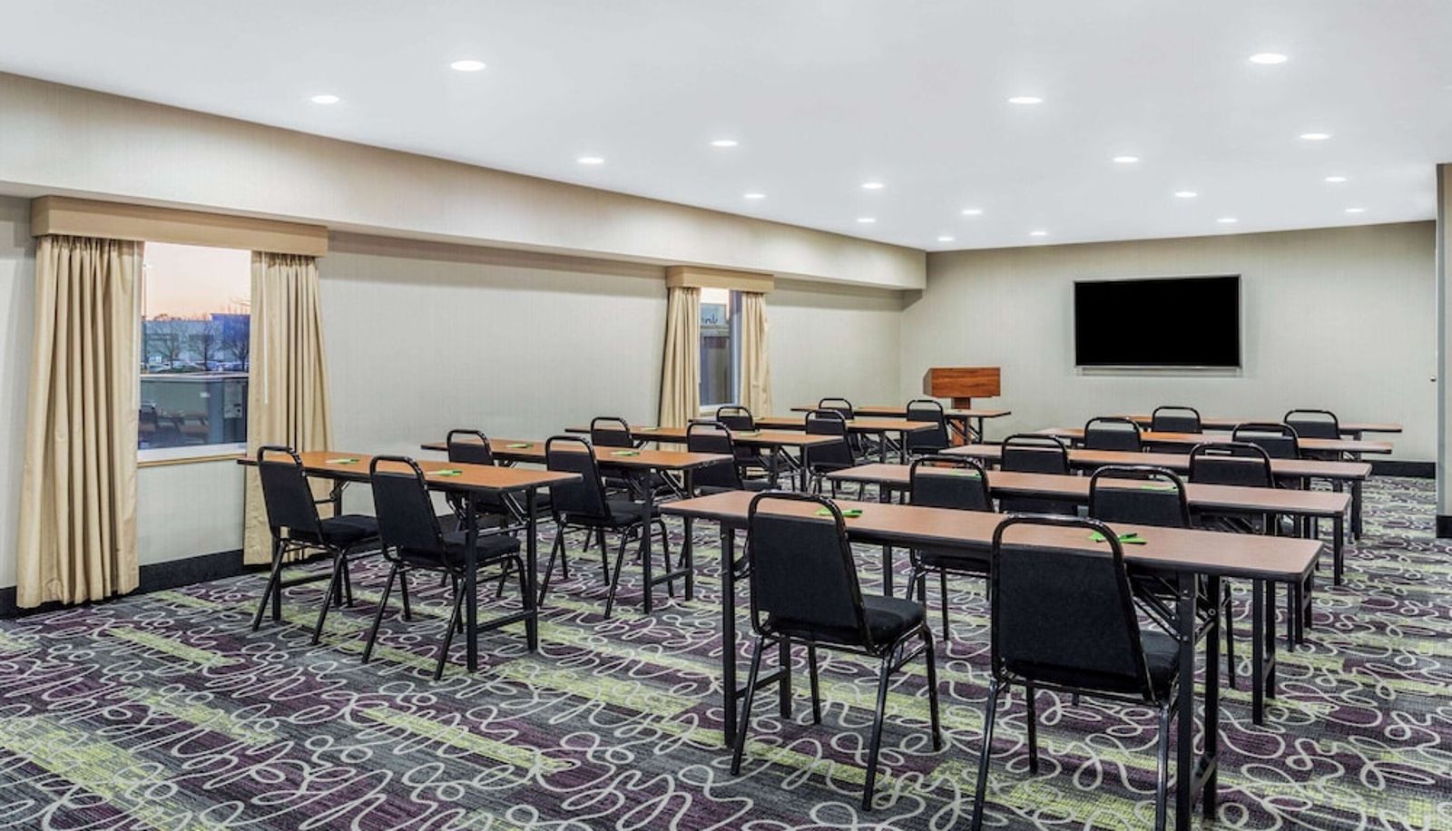 Meeting room - La Quinta Inn & Suites by Wyndham Rockford