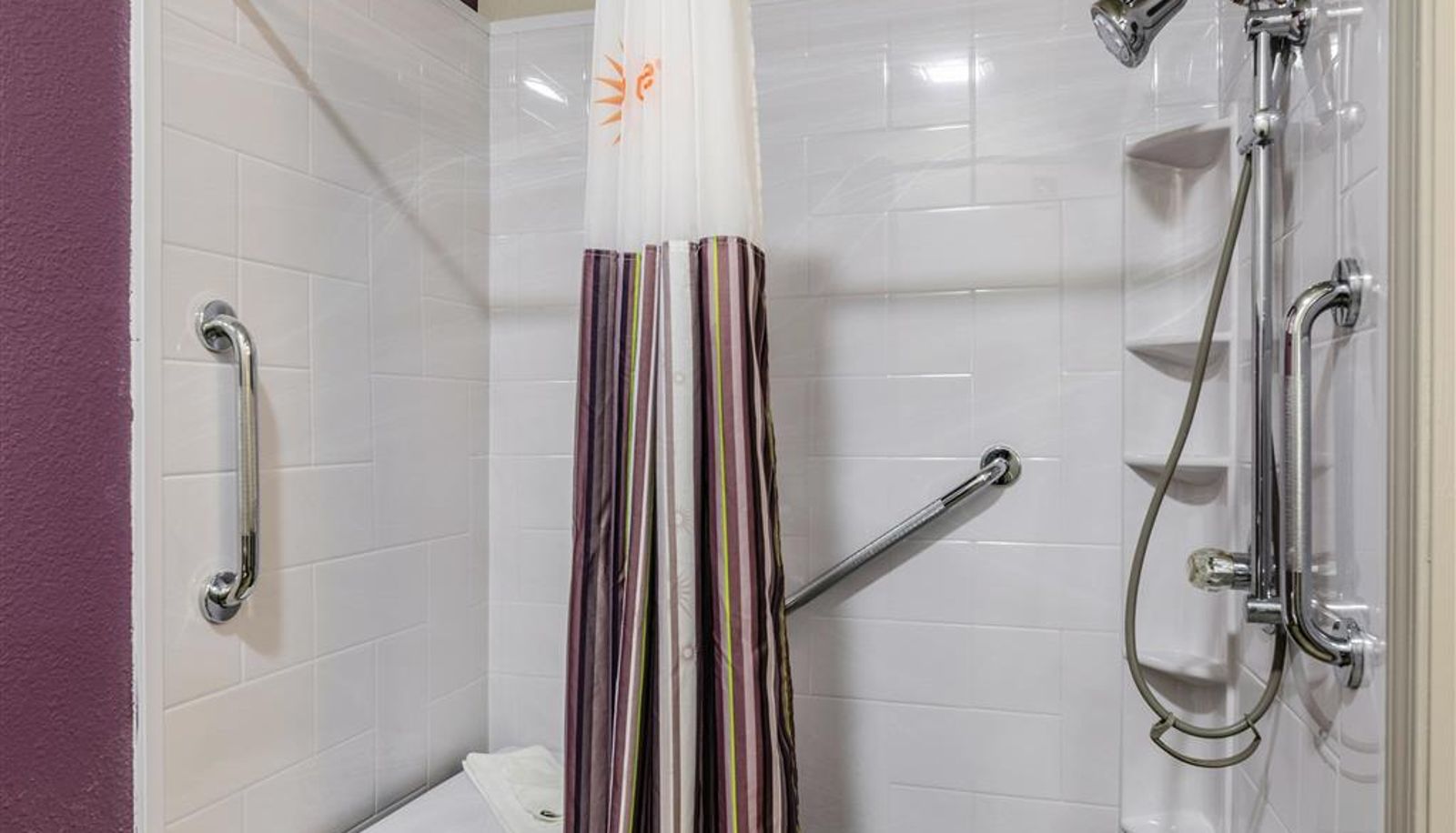 Zimmer - La Quinta Inn & Suites by Wyndham Kansas City Airport
