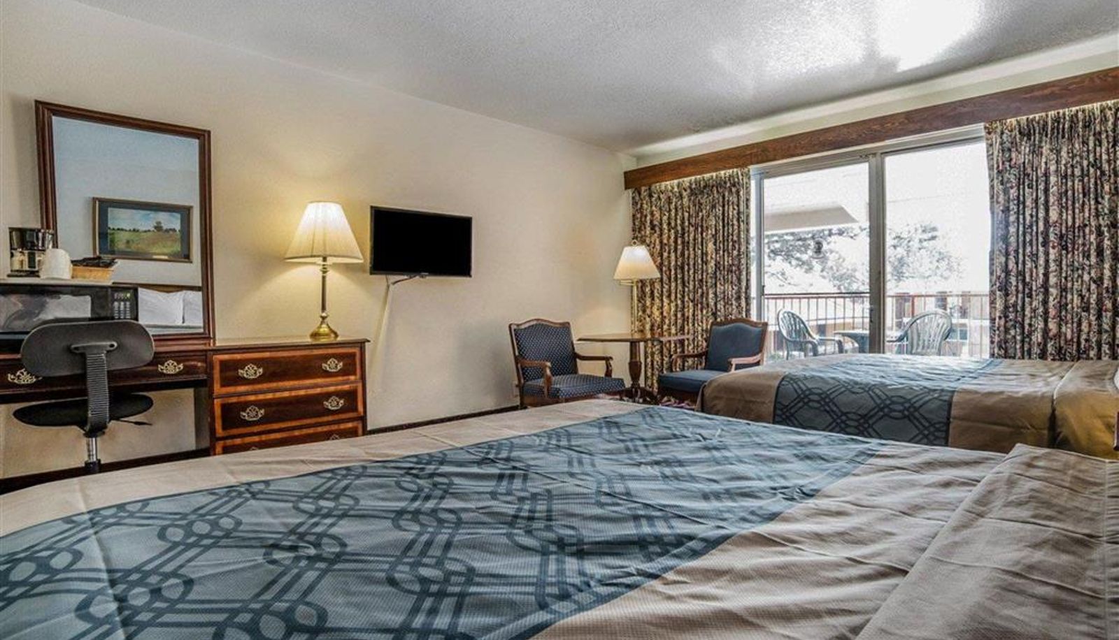 Zimmer - Econo Lodge Near Reno-Sparks Convention Center