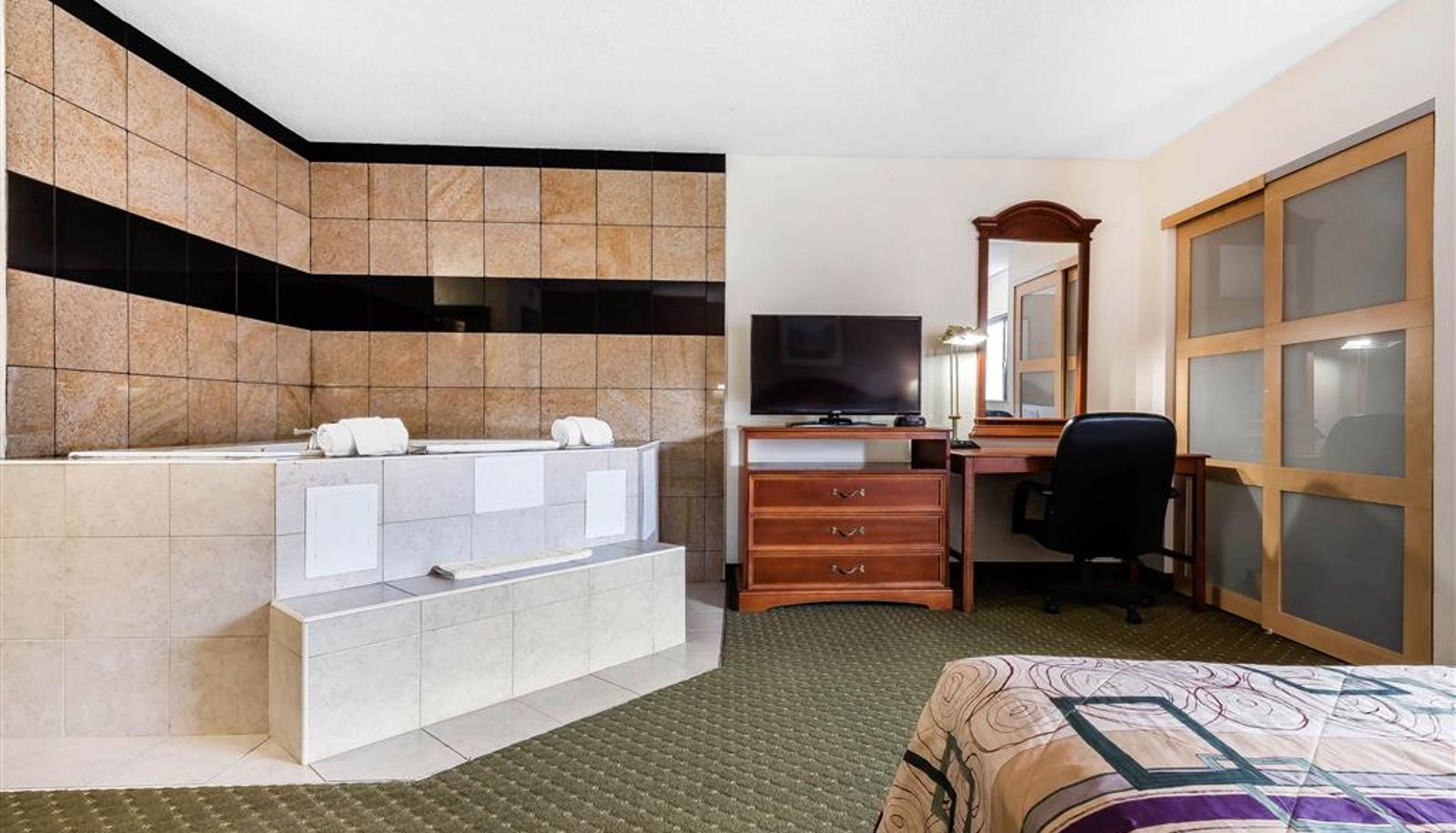 Room - Quality Inn & Suites Binghamton Vestal