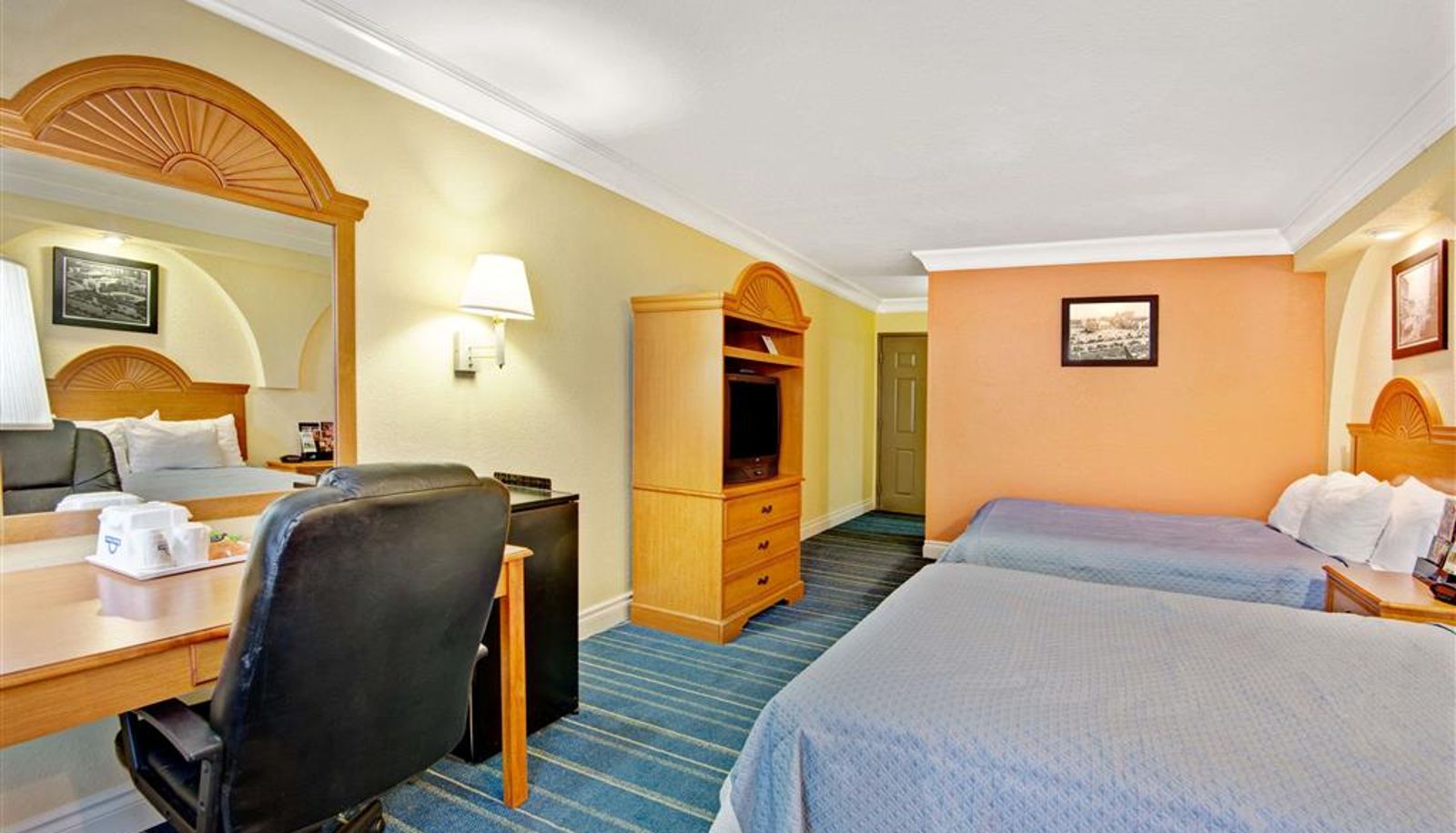 Zimmer - Days Inn by Wyndham San Antonio Airport
