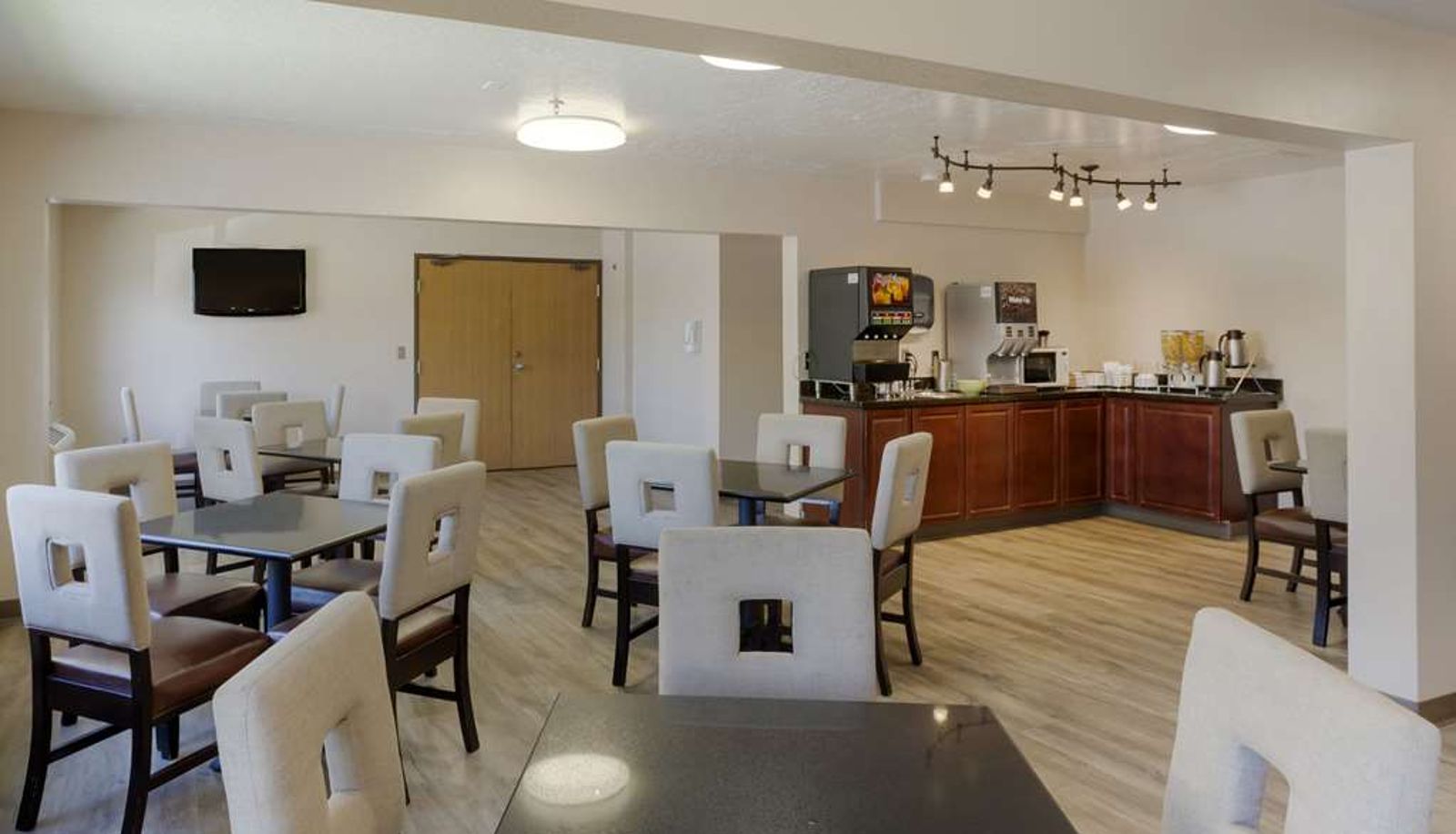 Restaurant - Quality Inn Logan near University