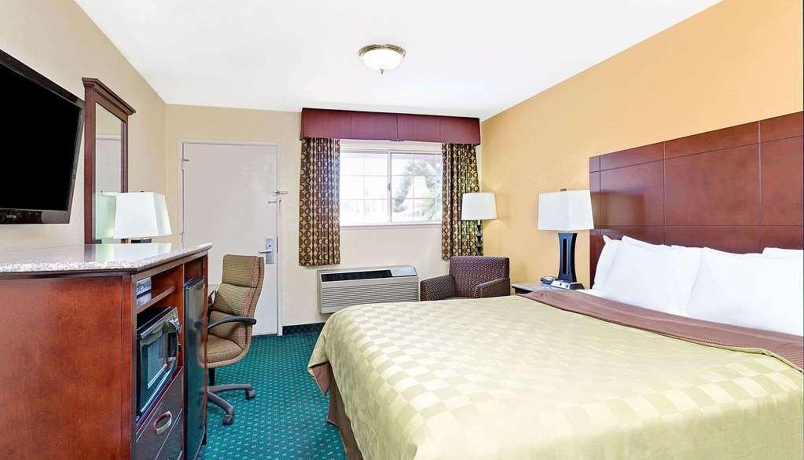 Standard room (double) - SureStay Hotel by Best Western Santa Cruz