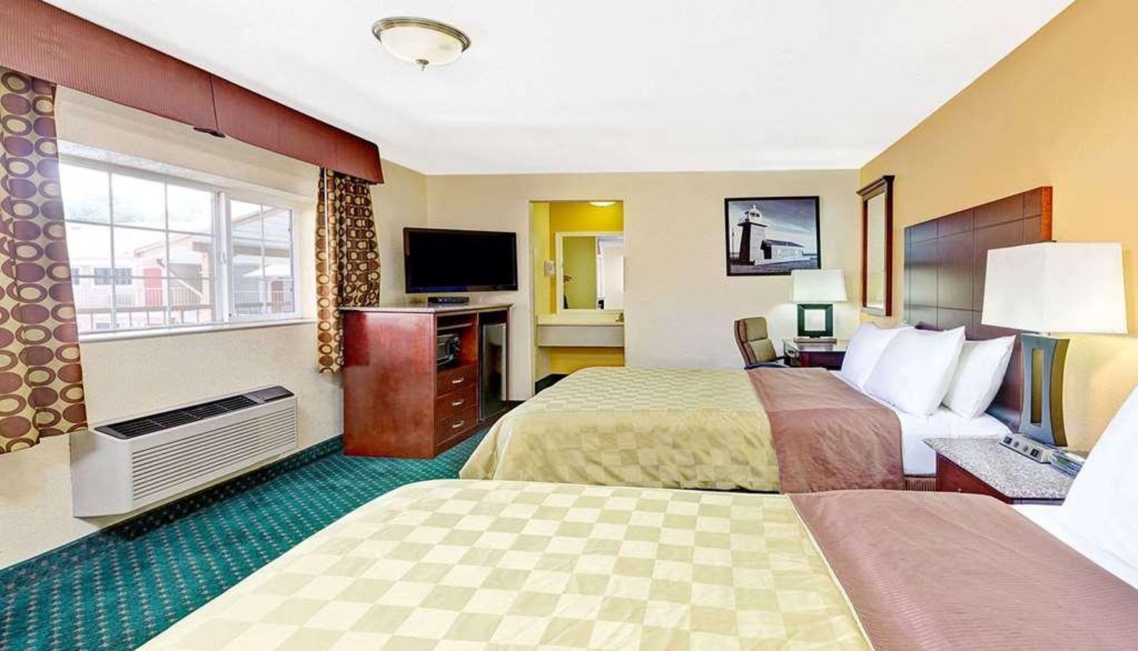 Quadruple room - SureStay Hotel by Best Western Santa Cruz