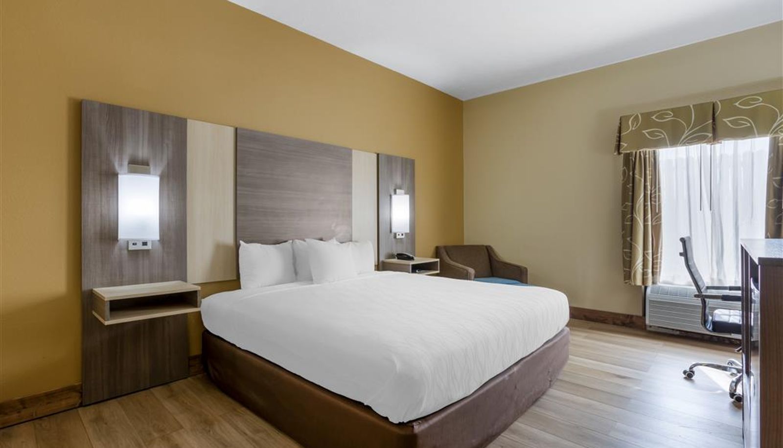 Camera - Best Western Plus Springfield Airport Inn