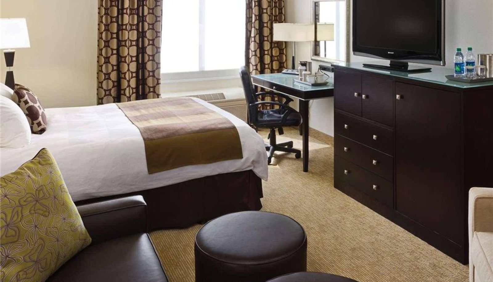 Room - Radisson Hotel Bismarck