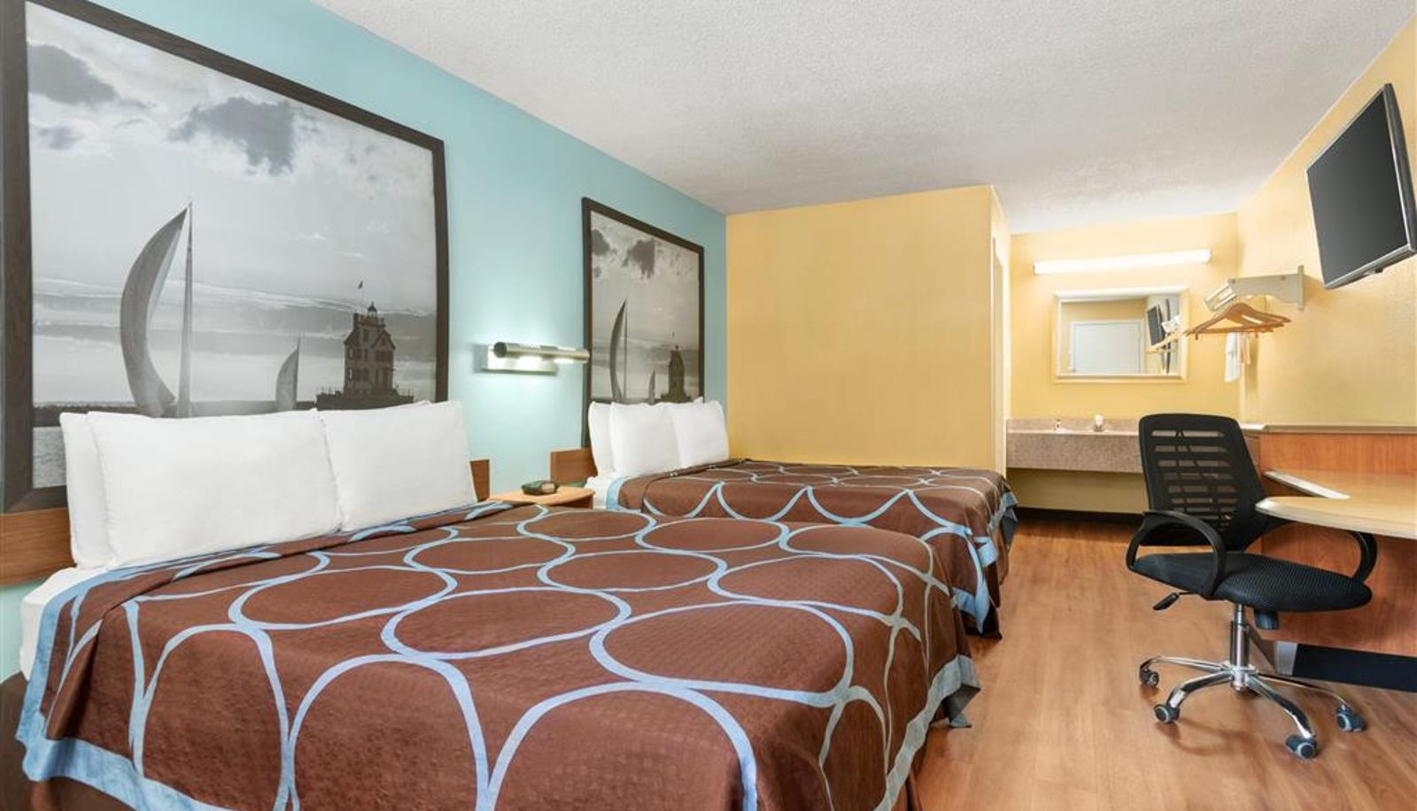 Room - Super 8 by Wyndham Findlay