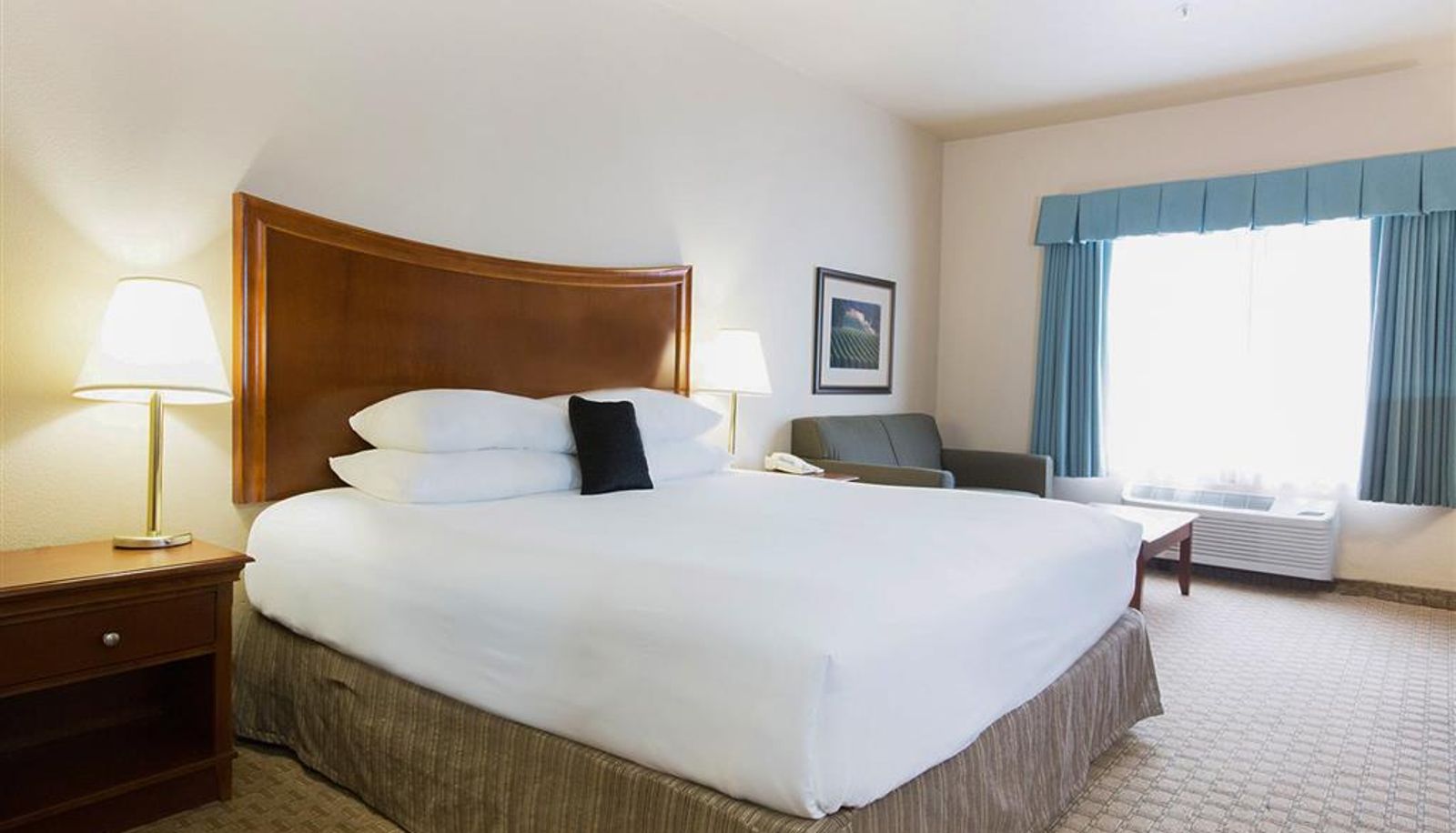 Room - Red Lion Inn & Suites McMinnville