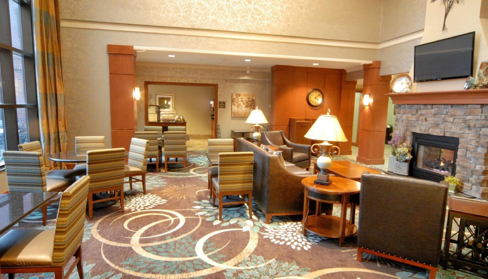 Salón - THE ASPEN SUITES ROCHESTER