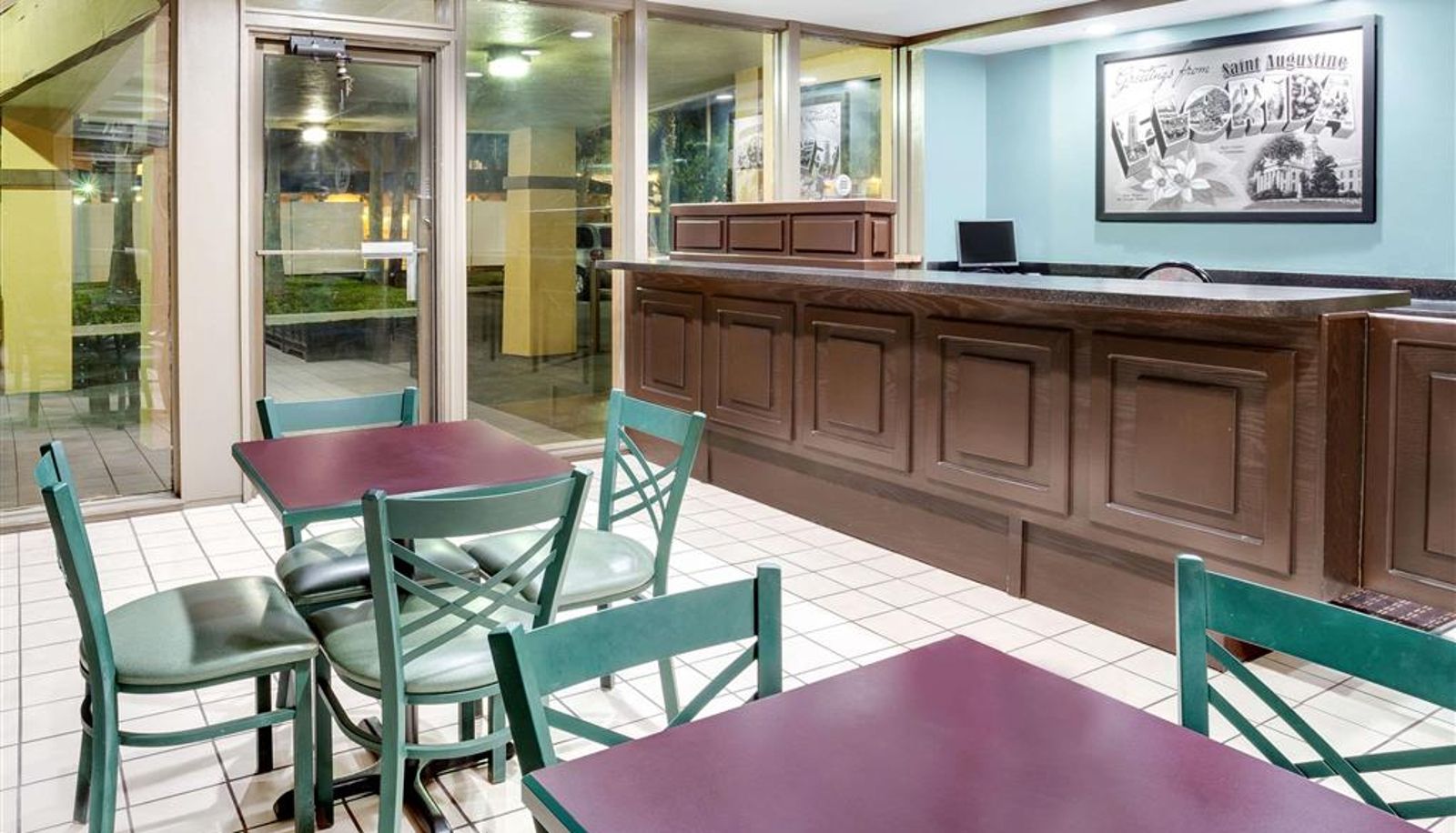 Hall - Super 8 by Wyndham St. Augustine