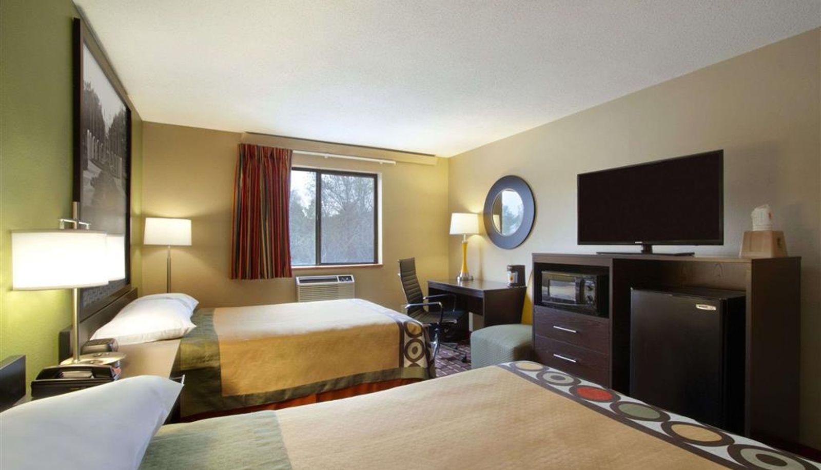 Camera - Super 8 by Wyndham Homewood Birmingham Area