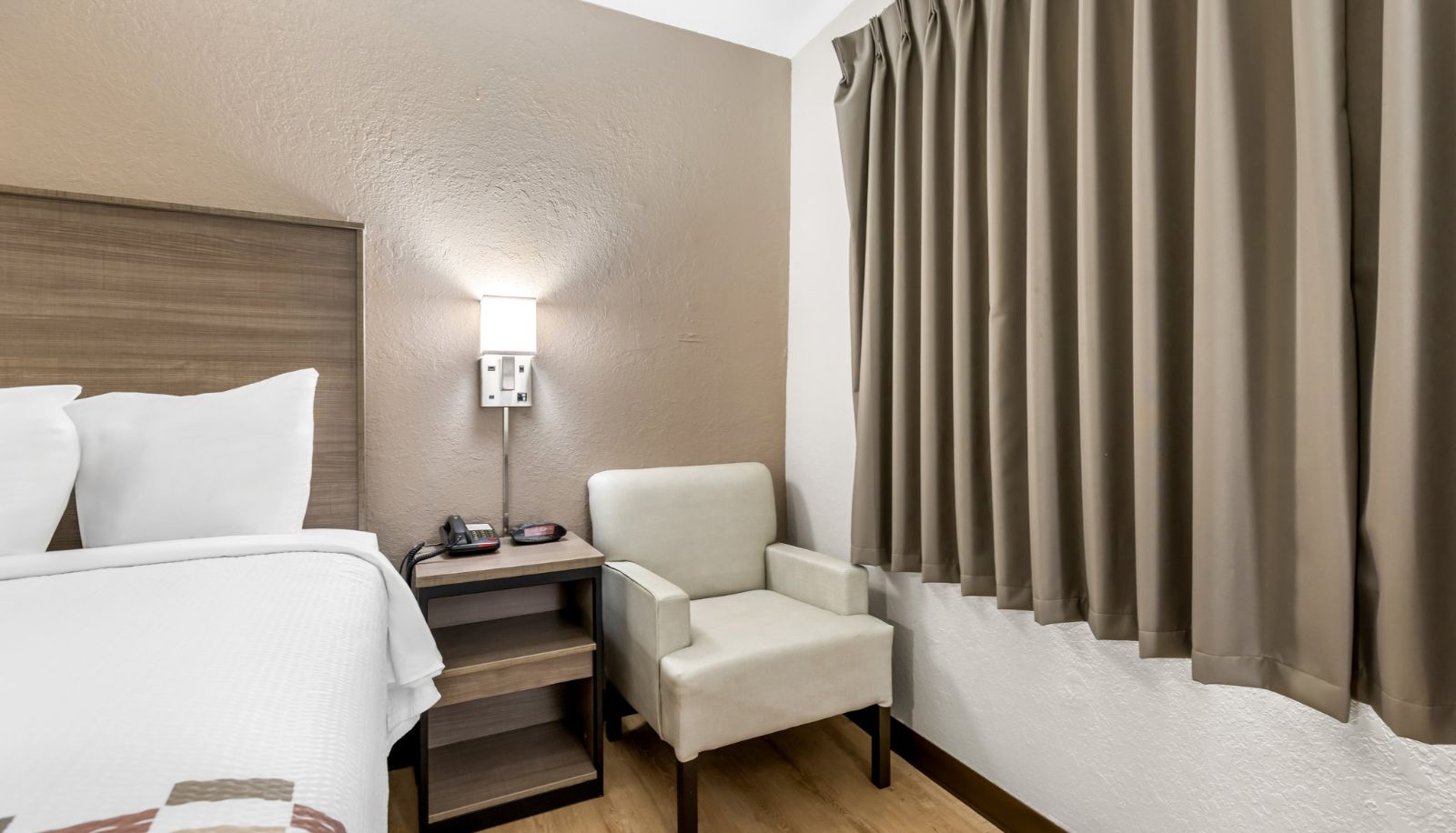 Kamer - AL Red Roof Inn Huntsville