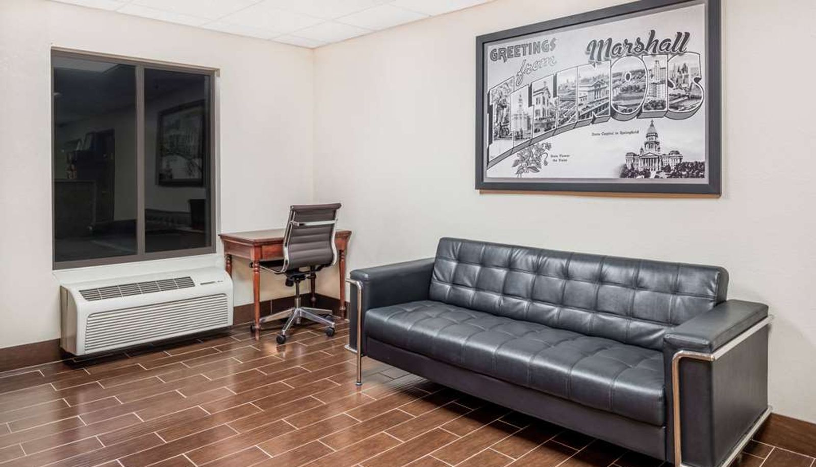 Hall - Super 8 by Wyndham Marshall