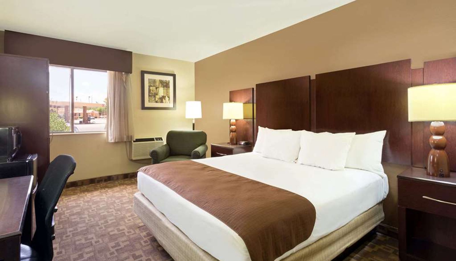 Suite - Rodeway Inn & Suites Chandler - Phoenix South I-10