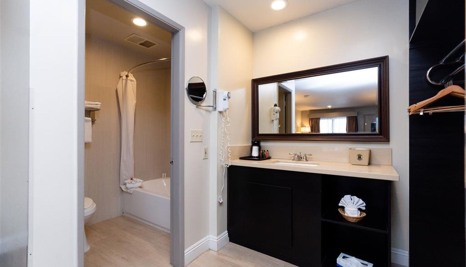 Zimmer - Super 8 by Wyndham Anaheim/Disneyland Drive