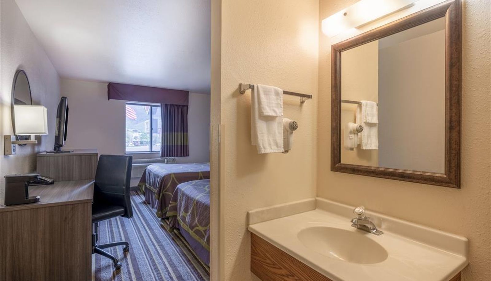 Room - Super 8 by Wyndham Butte MT