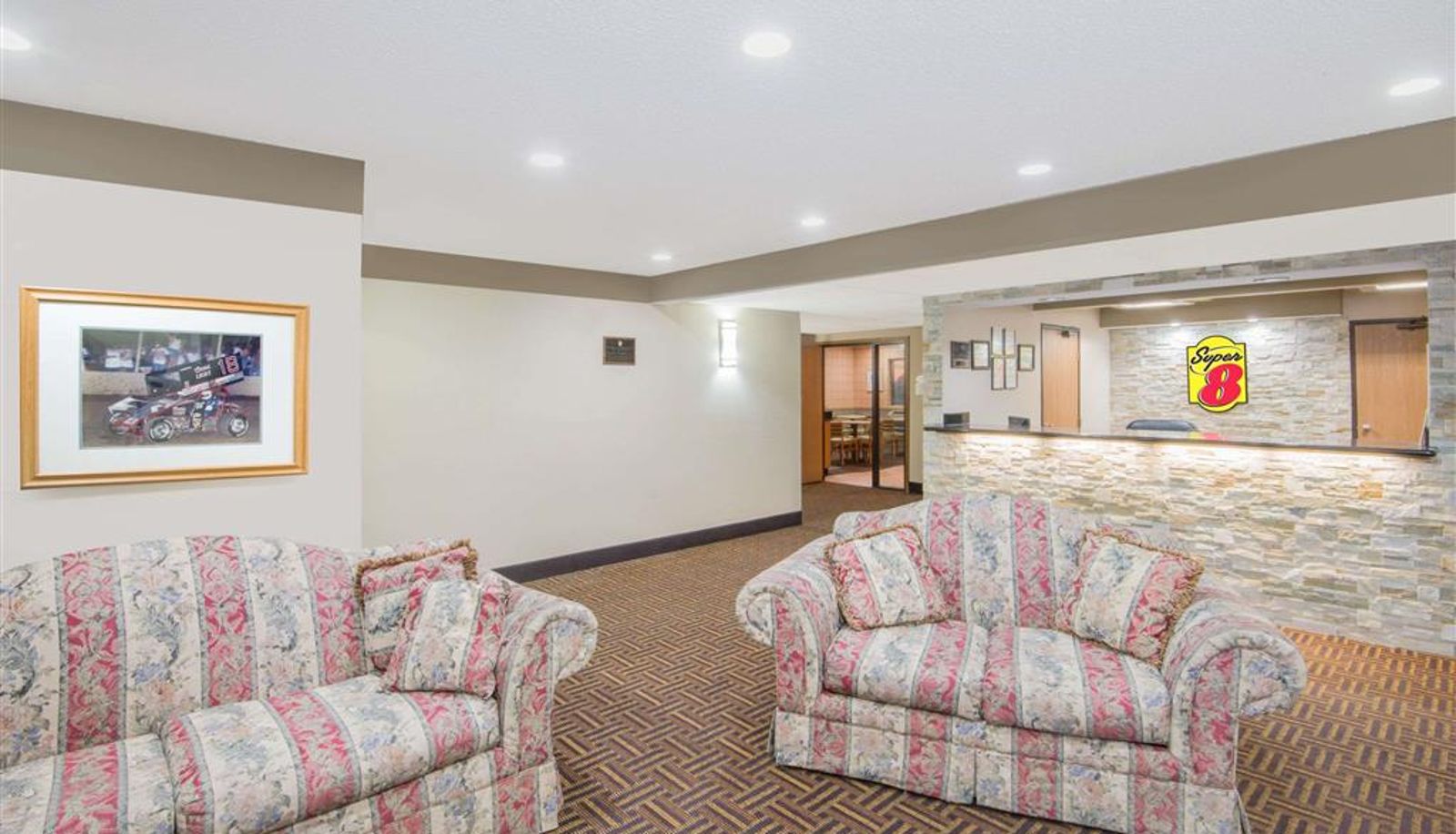 Hall - Super 8 by Wyndham Knoxville