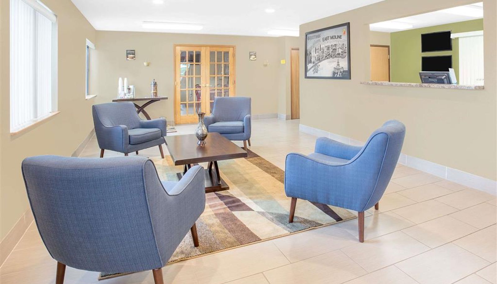 Lobby - Super 8 by Wyndham East Moline