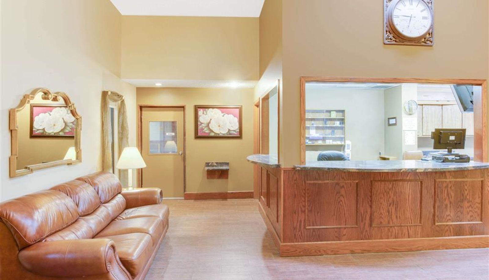 Lobby - Super 8 by Wyndham Mitchell