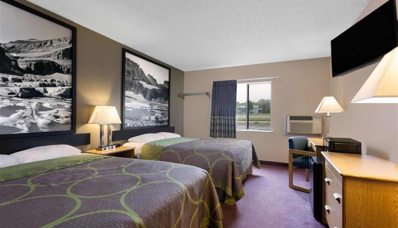 Zimmer - Super 8 by Wyndham Helena