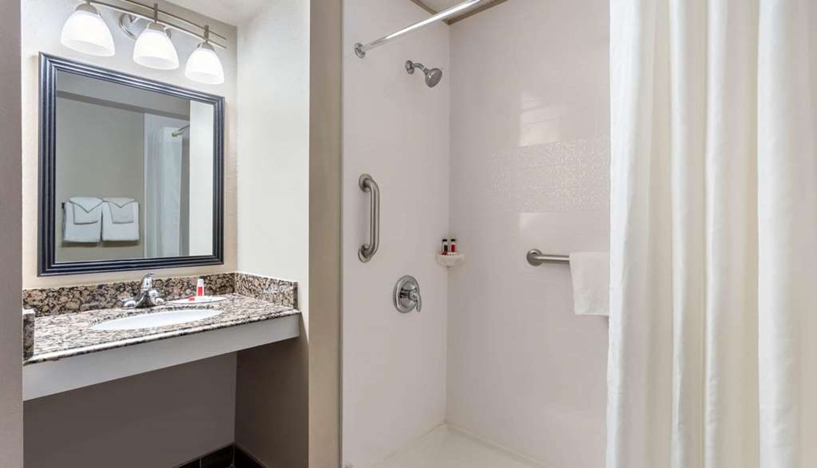 Zimmer - Baymont by Wyndham Rochester Mayo Clinic Area