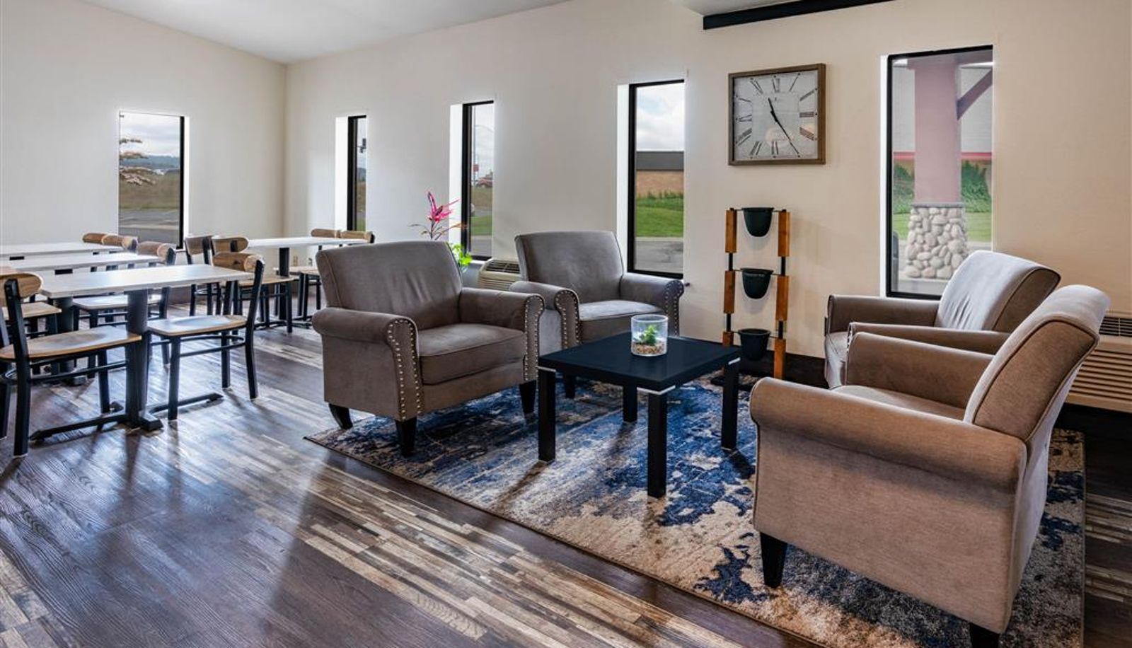 Hall - Super 8 by Wyndham Spokane Valley