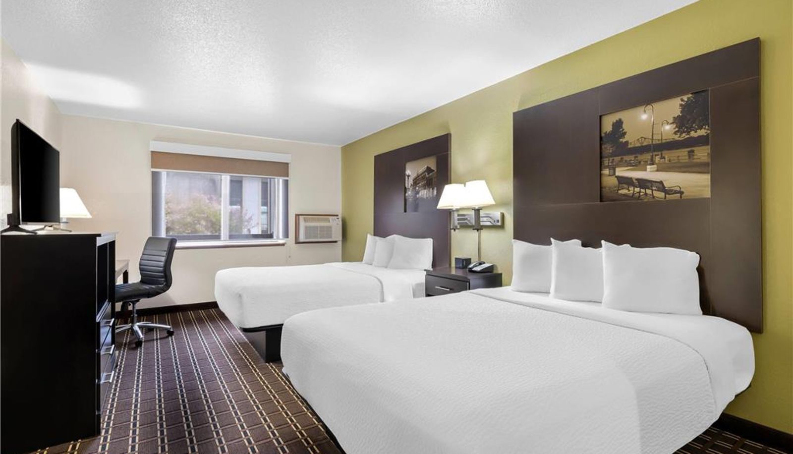 Room - Super 8 by Wyndham La Crosse