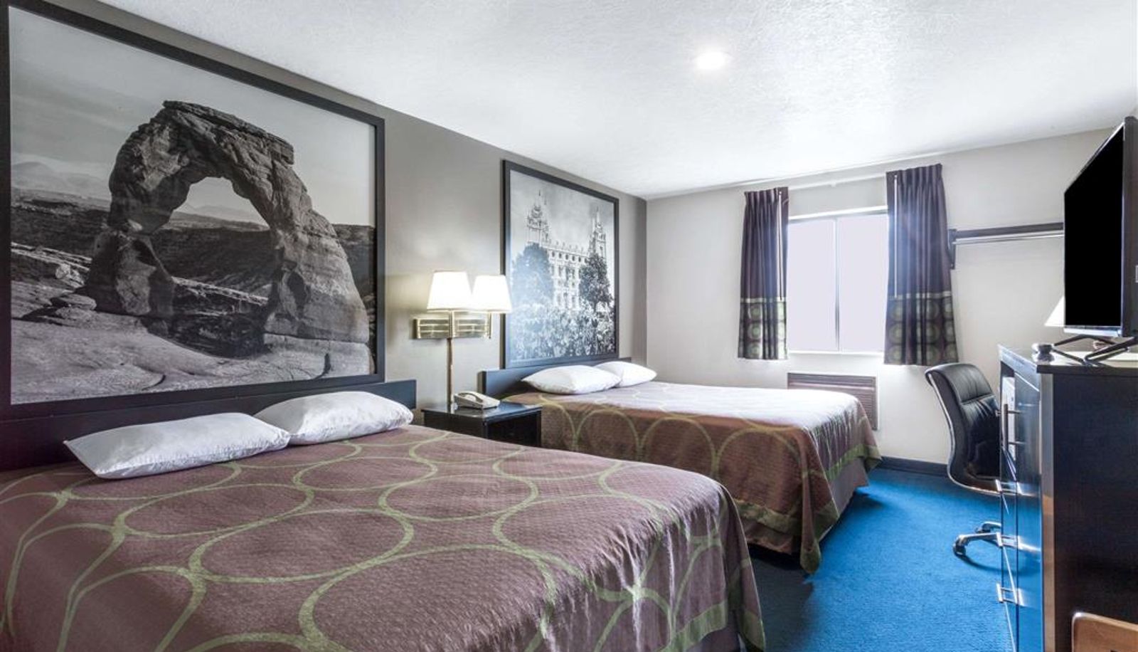 Room - Super 8 by Wyndham Logan