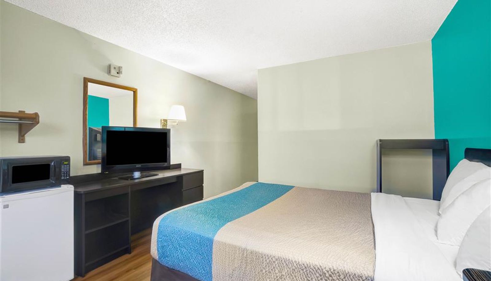 Zimmer - PA Motel 6 Montoursville