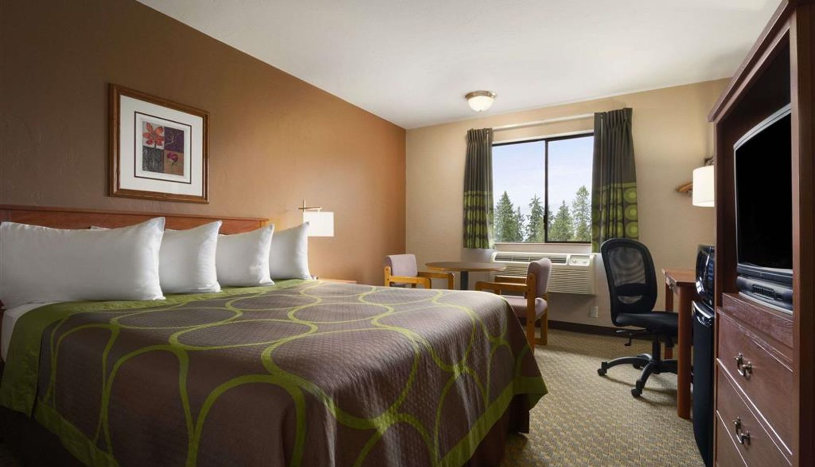Room - Super 8 by Wyndham Port Angeles at Olympic National Park