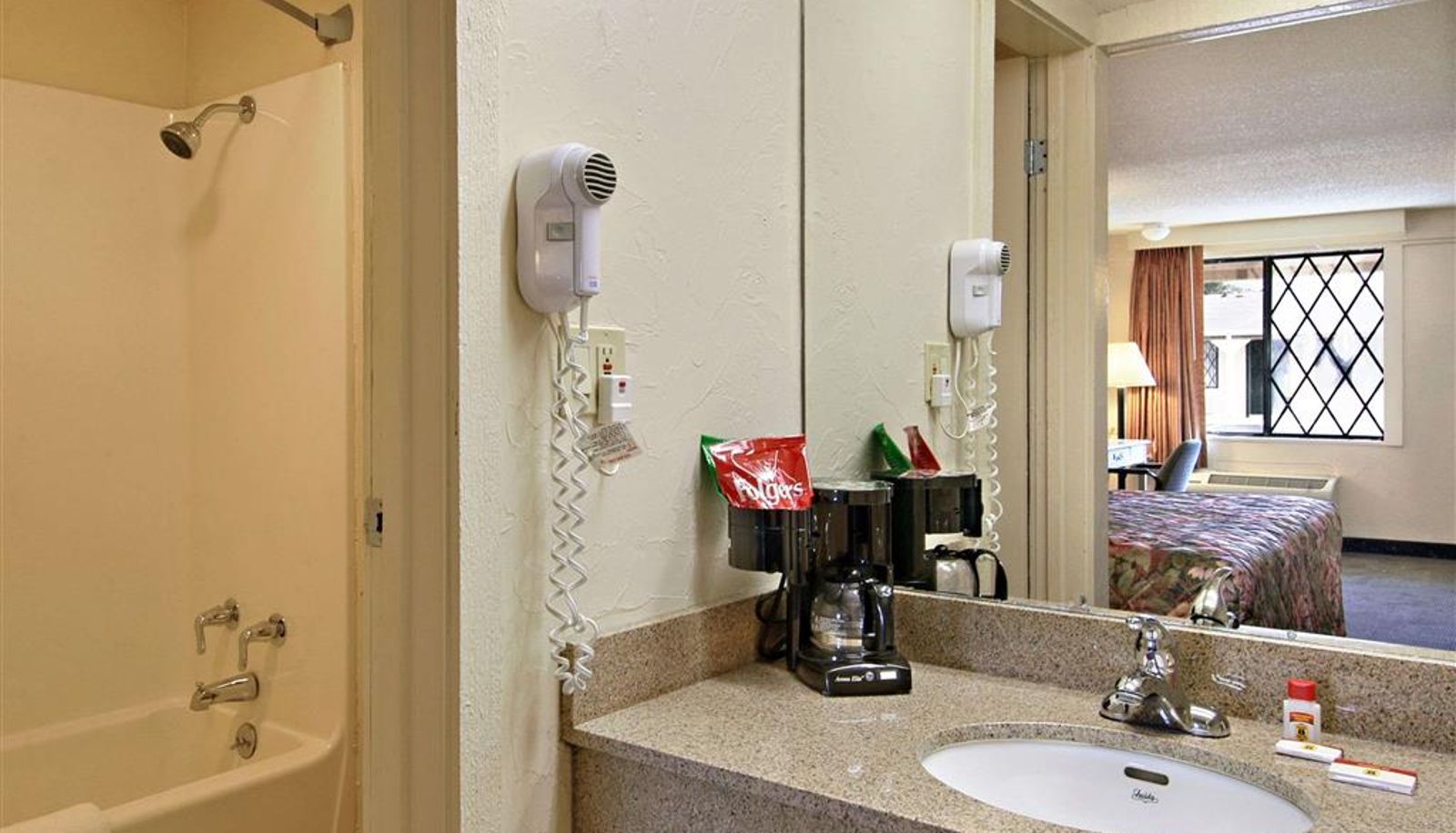Habitación - Super 8 by Wyndham Lantana West Palm Beach
