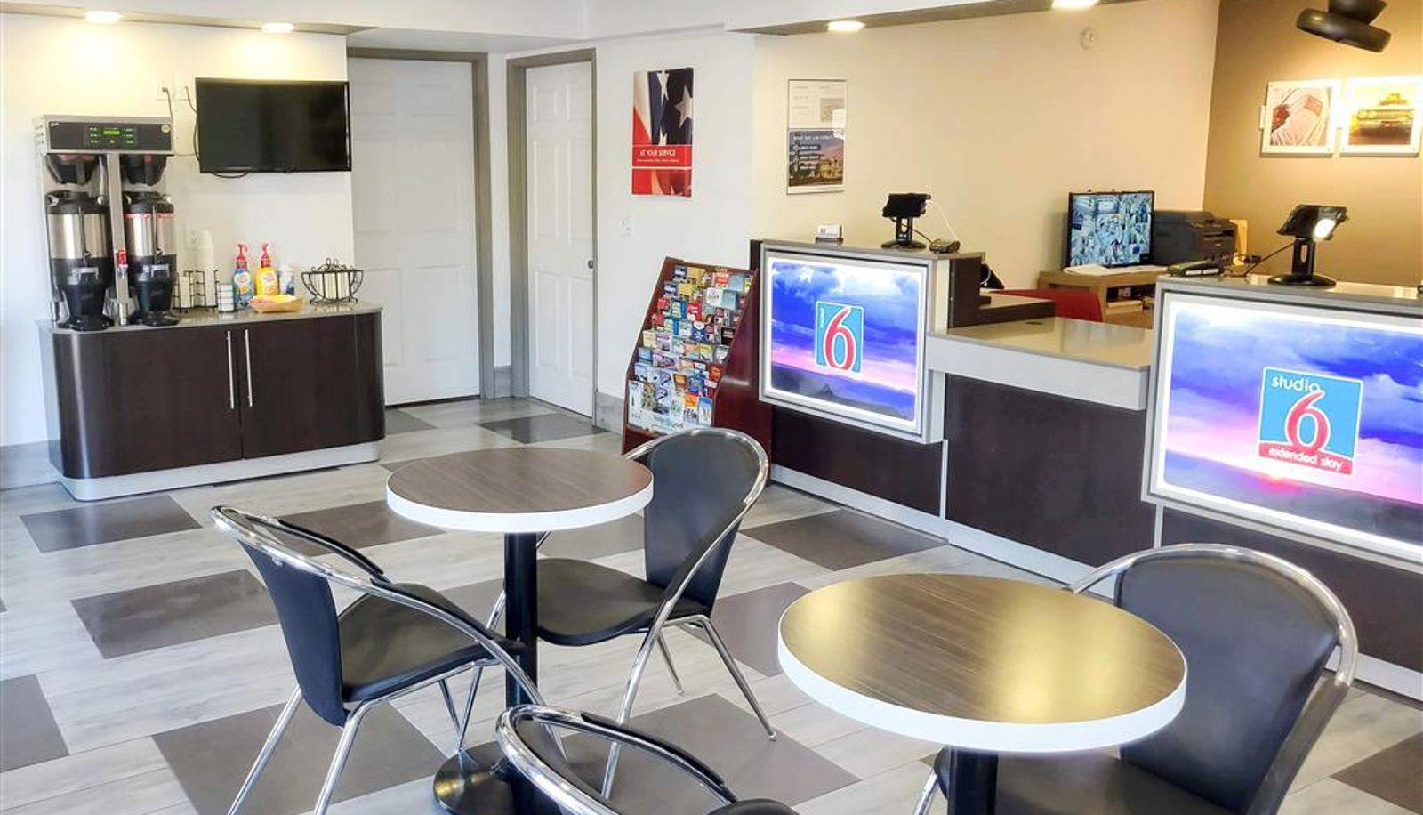 Lobby - Motel 6 Fresno