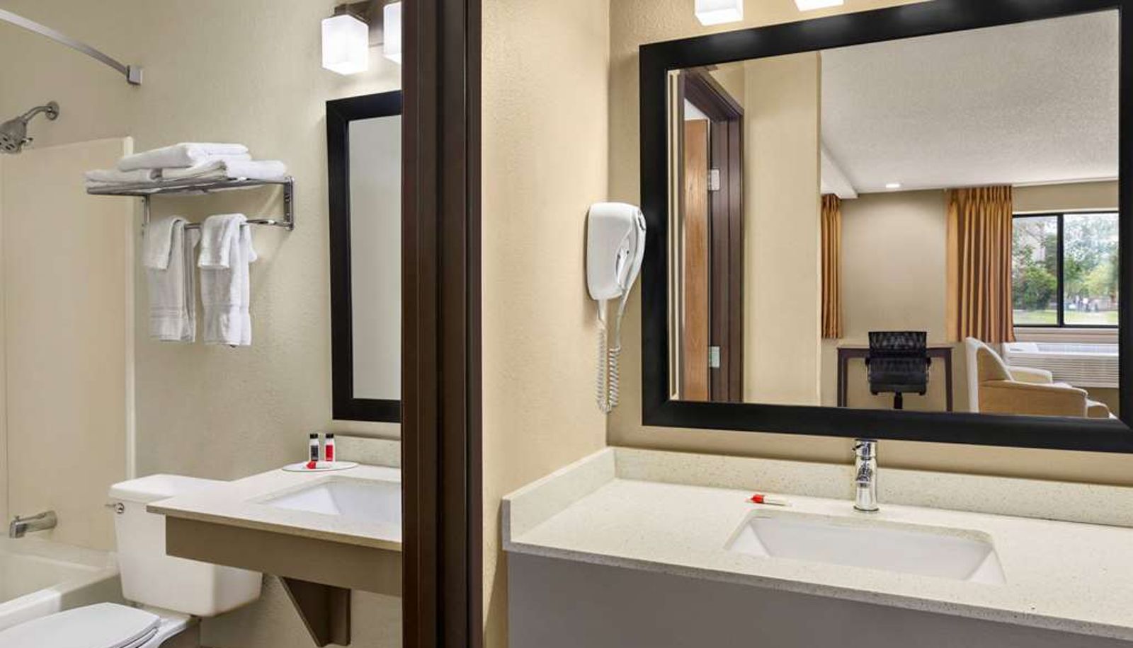 Zimmer - Super 8 by Wyndham Ankeny/Des Moines Area