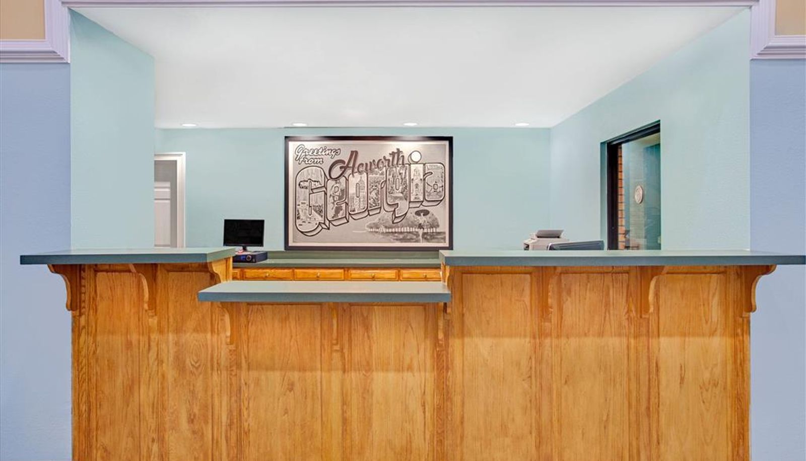 Hall - Super 8 by Wyndham Acworth/Atlanta Area