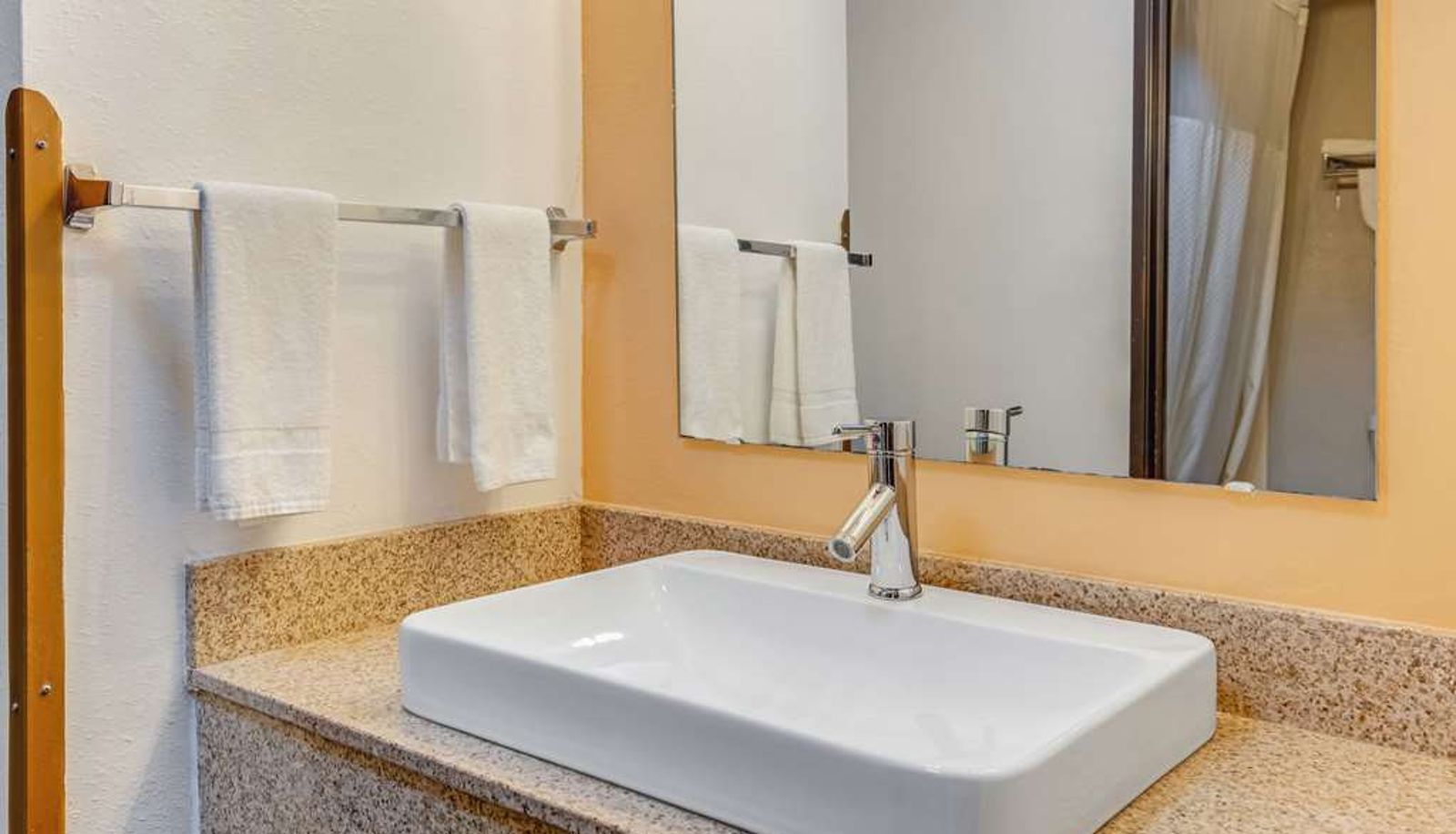 Room - Rodeway Inn Red Oak