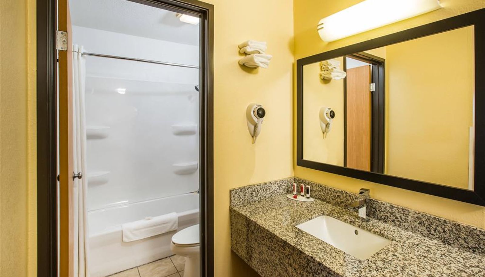 Room - Baymont by Wyndham Cedar Rapids