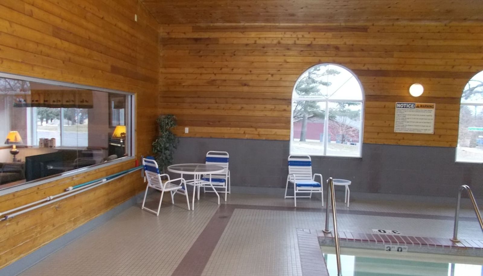 Pool - Northwoods Best Inn - Chetek