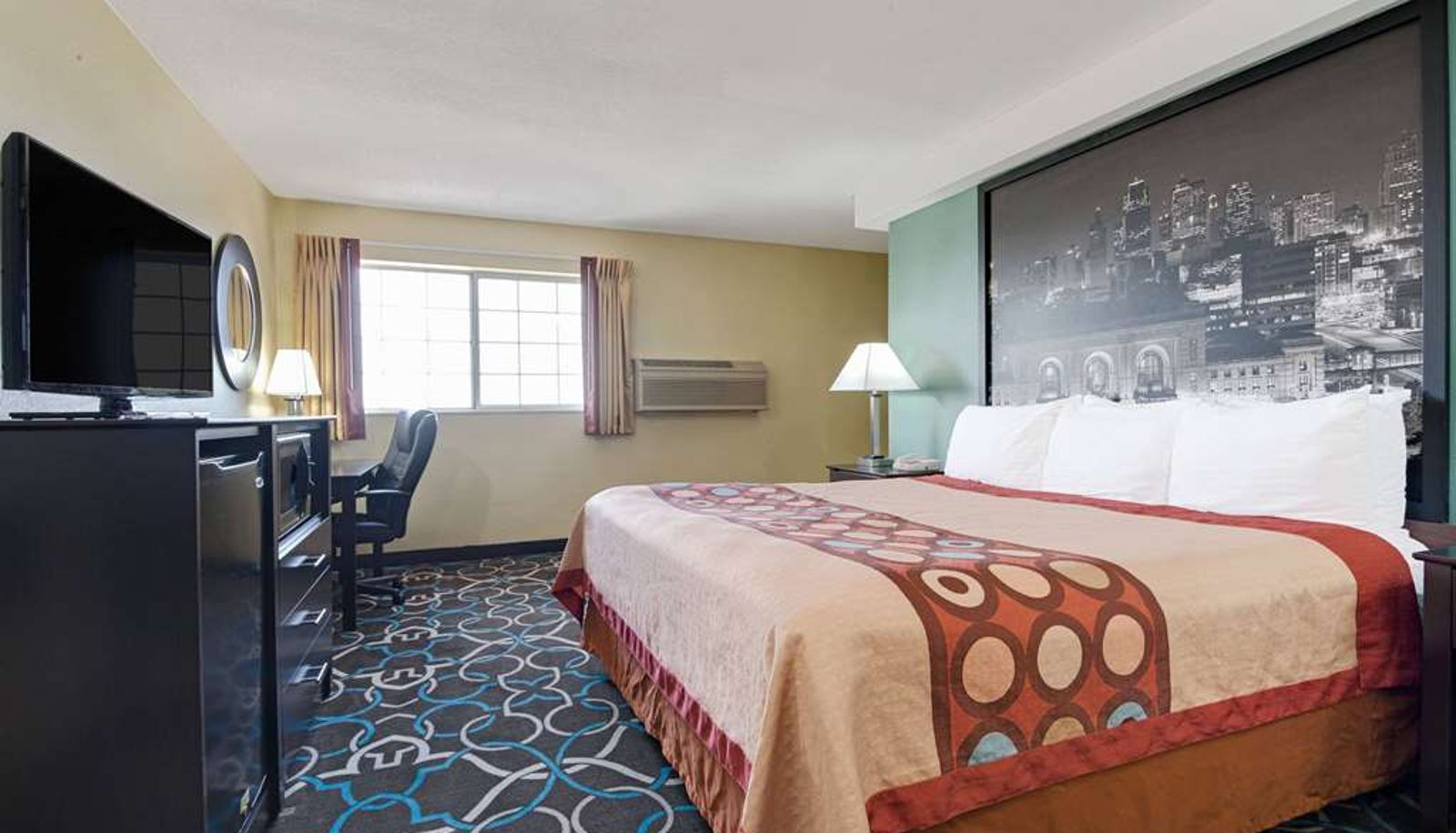 Room - Super 8 by Wyndham Kansas City