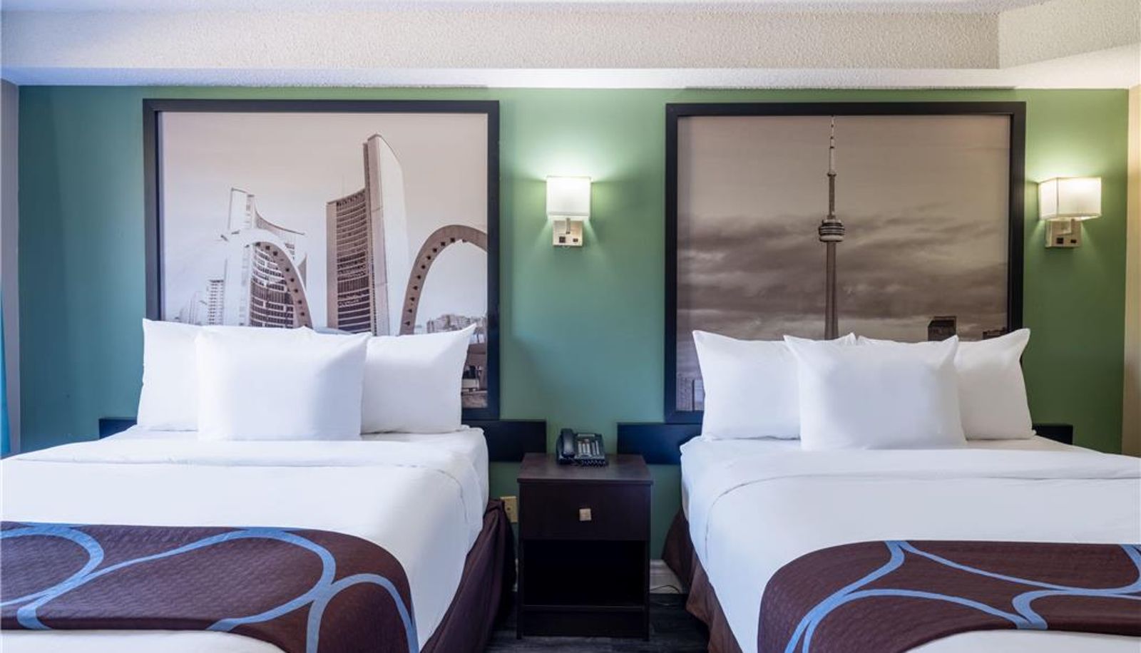 Zimmer - Super 8 by Wyndham Toronto East ON