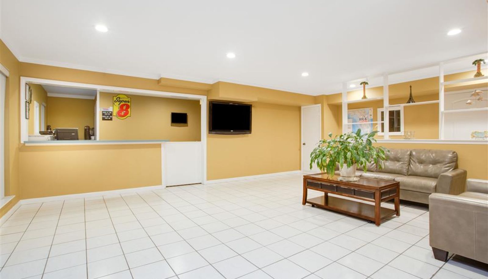 Salón - Super 8 by Wyndham Defuniak Springs
